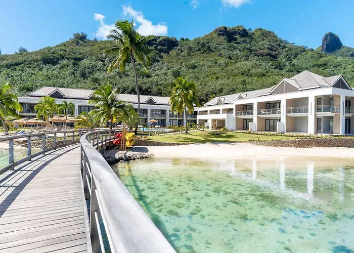 Cook'S Bay Hotel & Suites Paopao