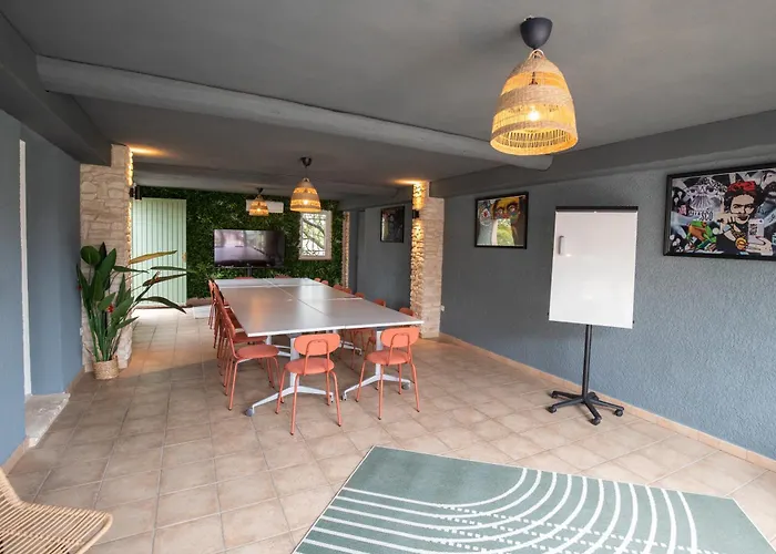 Logis Hotel La Goutte D'eau Pernes-les-Fontaines