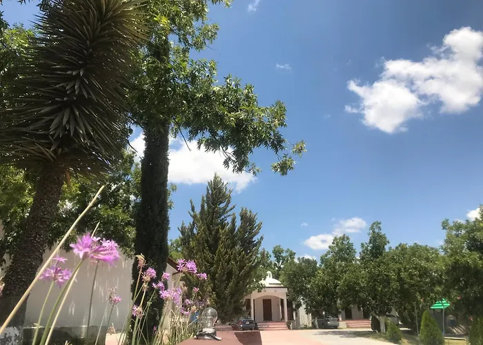 Hoteles con Piscina en Parras de la Fuente