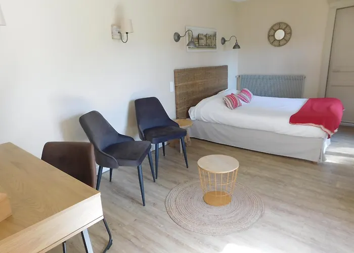 Logis Hotel Le Prince Noir Sérignac-sur-Garonne