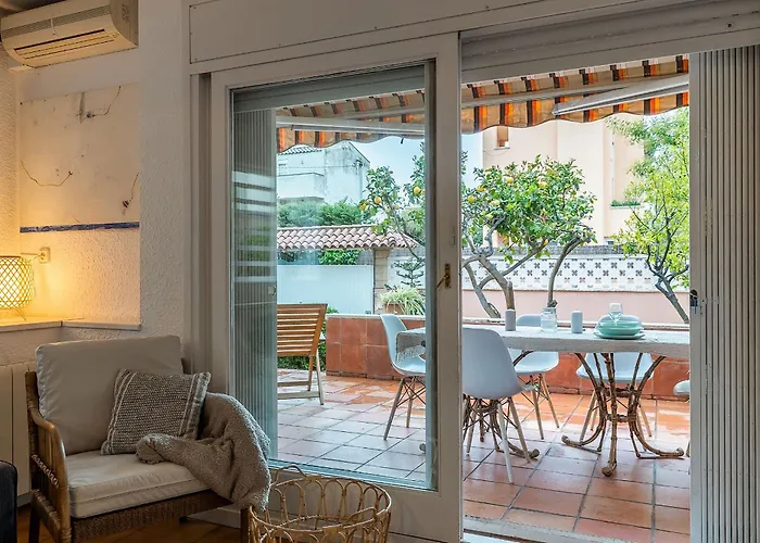 Villas con piscina privada en Castelldefels