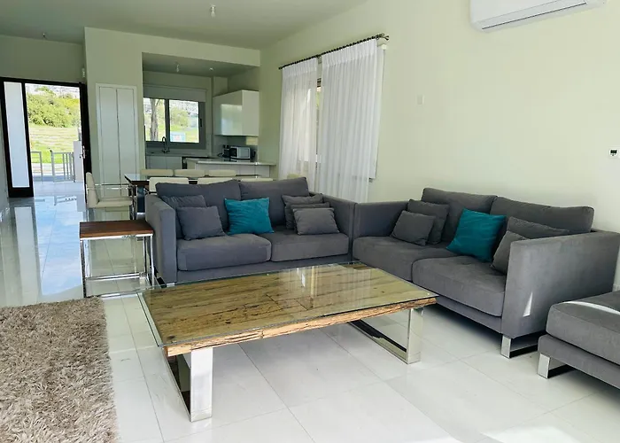 Coral Bay Beach Villa