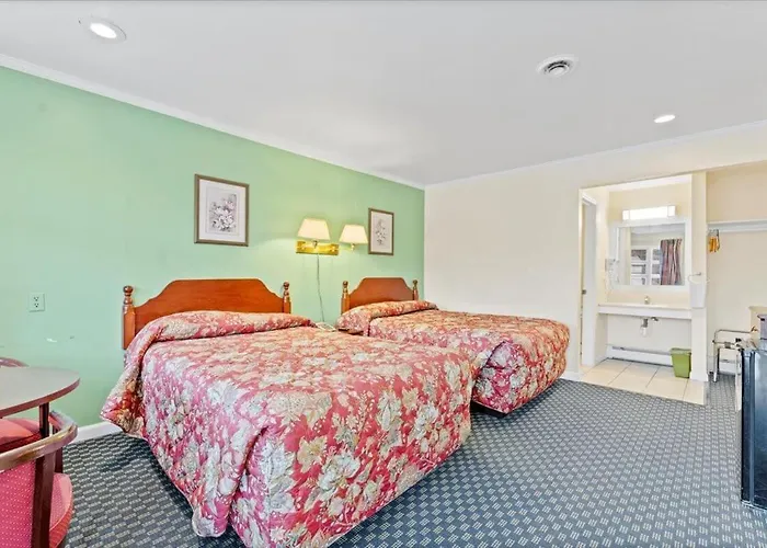 Top Hill Motel Saratoga Springs