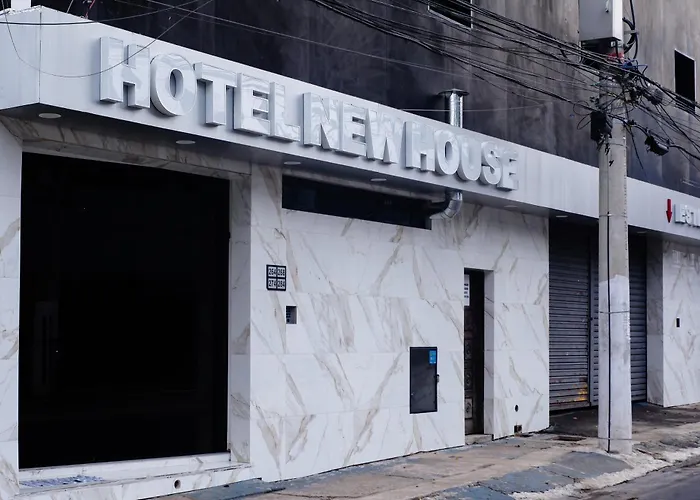 Hotel New House
