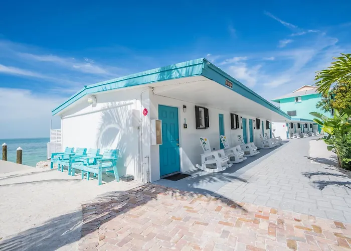 Edgewater Lodge