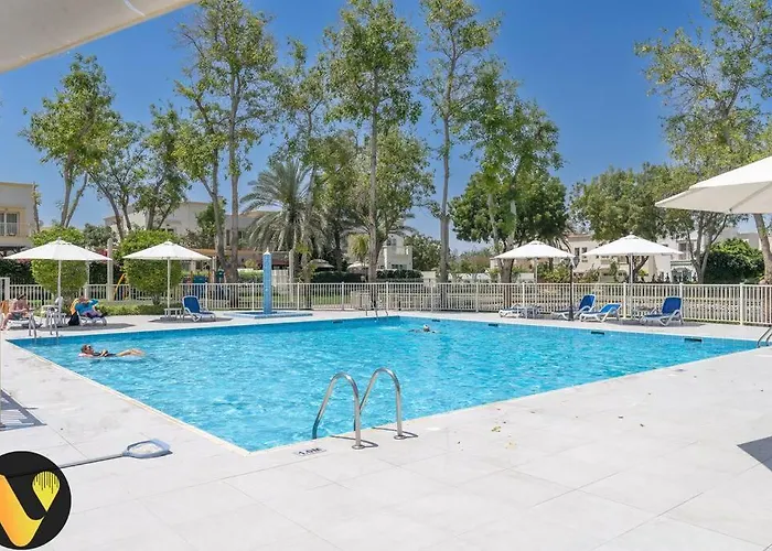 Vogue Vacation Homes, Springs Emirates Living Near The Springs Souk, Jbr, Marina, Mall Of The Emirates, Spacious Villa With Garden And Access To Lake And All Amenities In The Community
