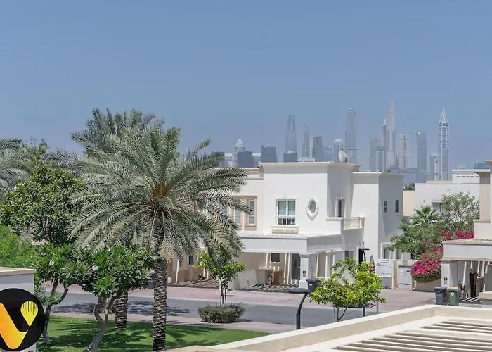 Vogue Vacation Homes, Springs Emirates Living Near The Springs Souk, Jbr, Marina, Mall Of The Emirates, Spacious Villa With Garden And Access To Lake And All Amenities In The Community