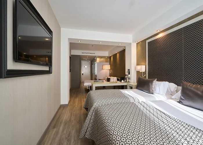 Catalonia Square 4* Sup