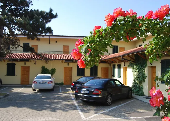 Hotel con piscina a Rho