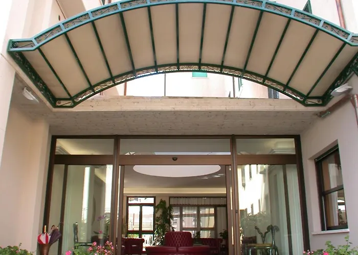 Hotel con piscina a Chianciano Terme