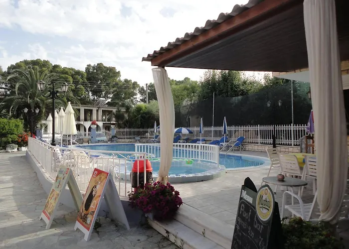 Tsolakis Studios & Apartments