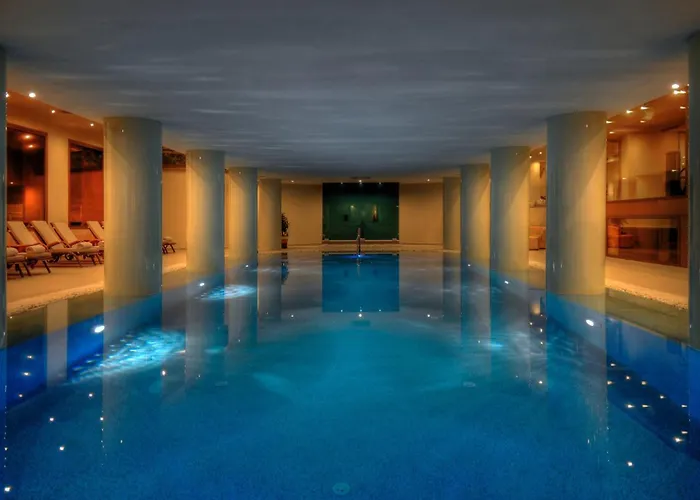 Lvzz Hotel
