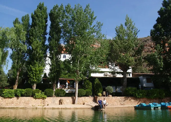 Hotel Rural Albamanjon