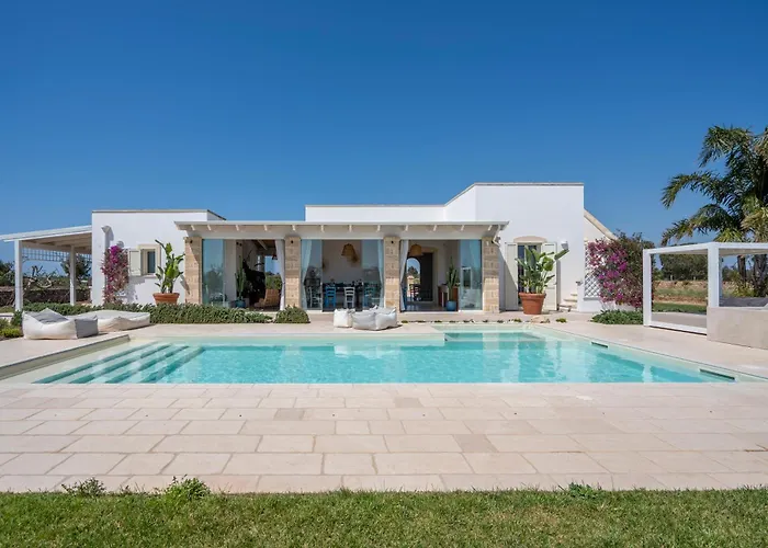 Villa Lucia con piscina privata a Gallipoli per 12 persone