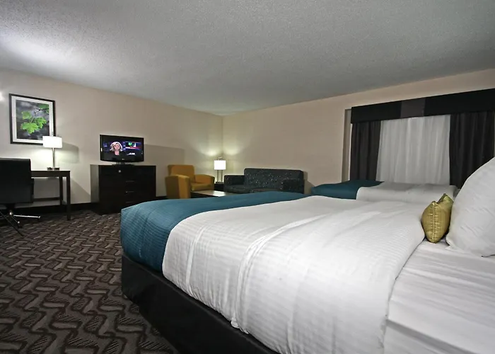 La Quinta By Wyndham Springfield Hotel