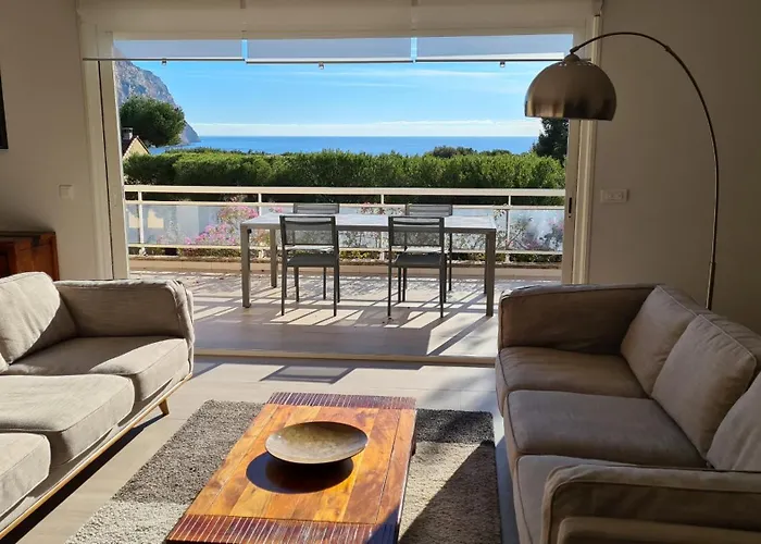 Hotel Particulier Cassis - Hpc Suites Cassis Centre - Parking Securise & Piscine Chauffee