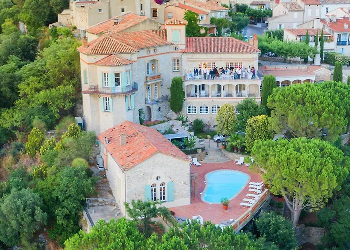 Le Chateau Des Costes