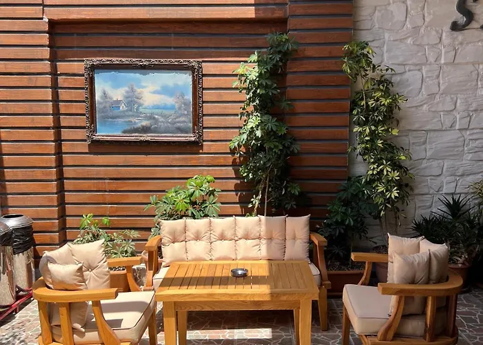 Side Legend Hotel