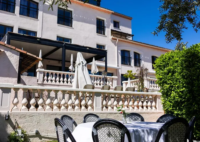 Logis Hotel Perla Riviera & Restaurant