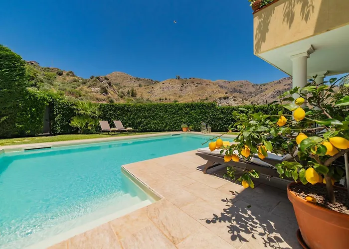 Villa Almond