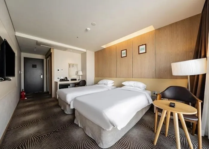 Golden Daisy Hotel