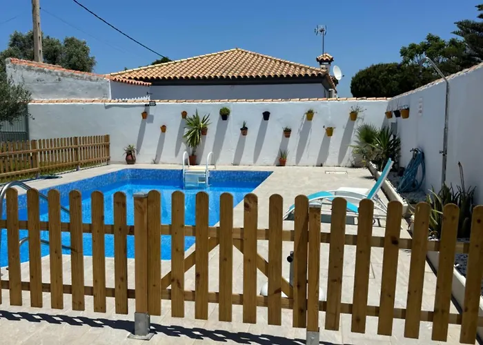 Fantástico chalet con piscina 2 km de la barrosa