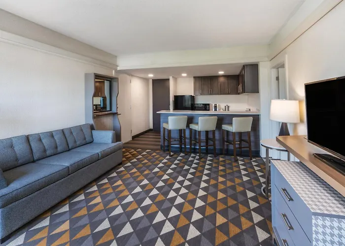 Holiday Inn & Suites Pittsfield-Berkshires By Ihg