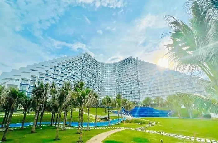 Happy Beach Oceanview Arena Cam Ranh Condotel Resort