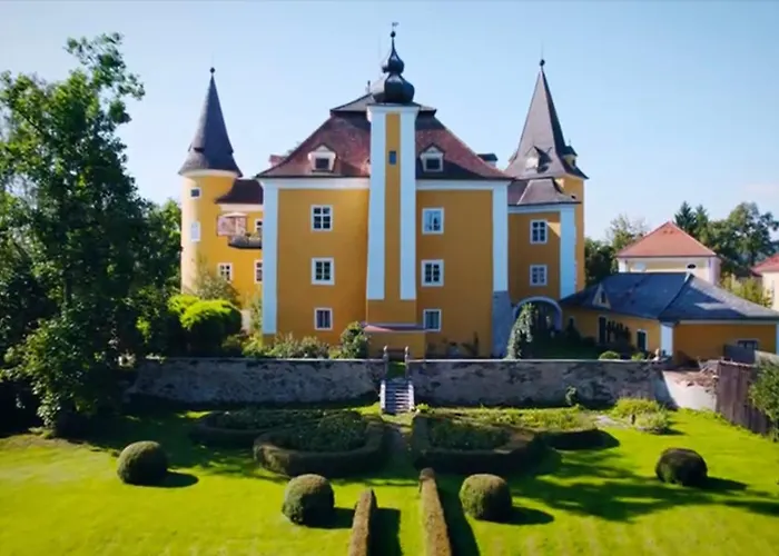 Schloss Muehldorf Feldkirchen an der Donau