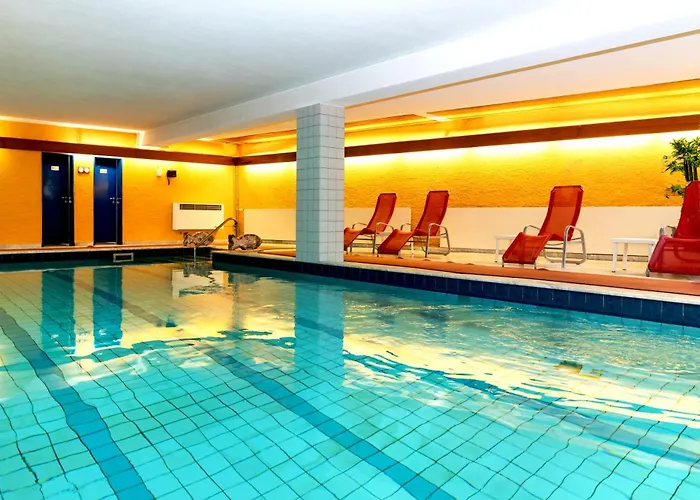Hotel Meran Hallenbad & Sauna