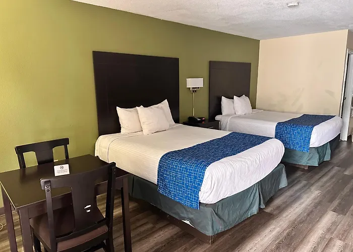 Travelodge By Wyndham Clarksville
