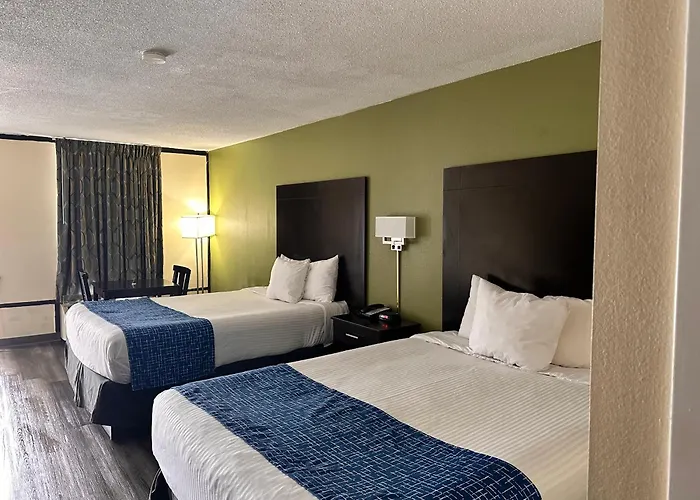 Travelodge By Wyndham Clarksville