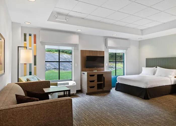 Hampton Inn & Suites Lake George