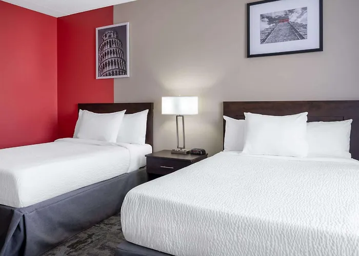 Ramada By Wyndham Thunder Bay Airlane Hotel