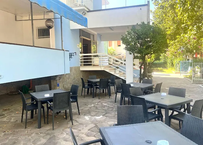 Hotel Carol