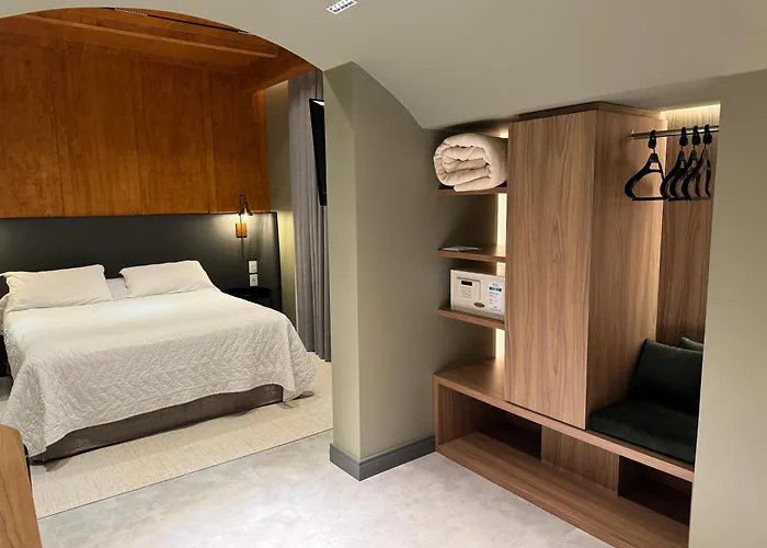 Mogano Premium Hotel - ELETROPOSTO