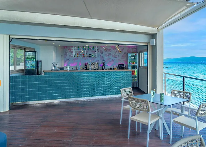 Ammon Zeus Luxury Beach