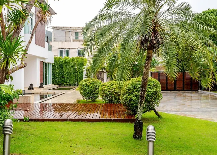 Kyerra 88-16 An Exquisite Mansion With Eclectic Interiors