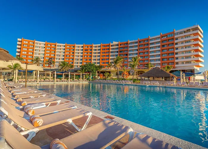 Crown Paradise Club Cancún