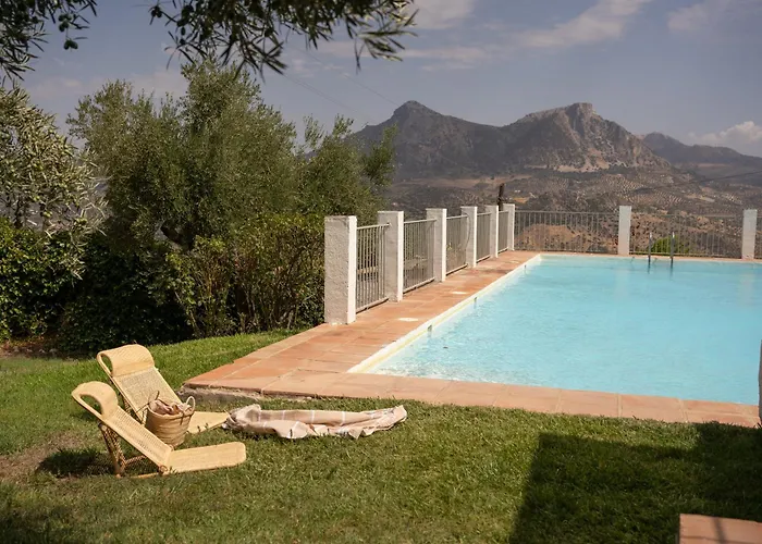 Hoteles con Piscina en Zahara De La Sierra