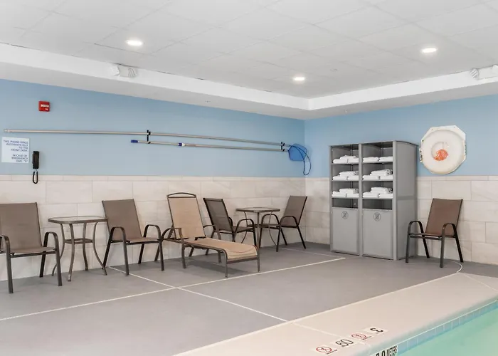 Holiday Inn Express Hartford-Newington By Ihg