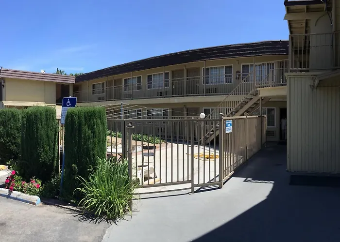 Discovery Inn