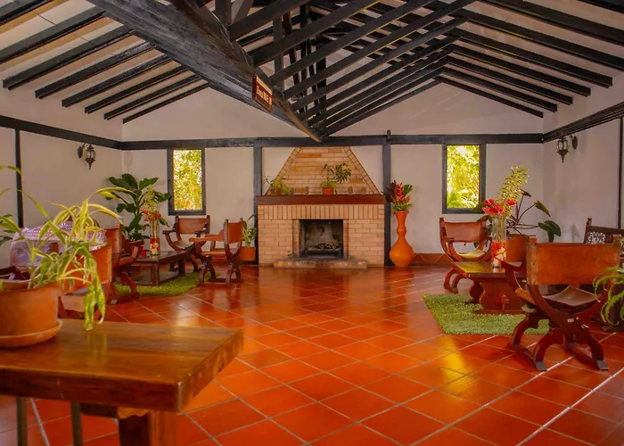 Comfandi Hotel Los Veleros Calima