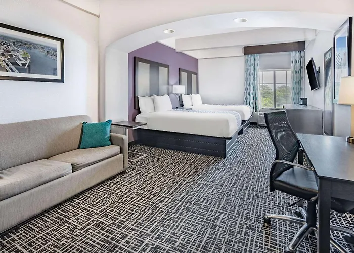 La Quinta Inn & Suites By Wyndham Norfolk