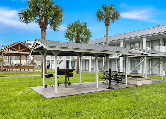 Suburban Studios by Choice Hotels: New Rooms with Kitchens & Premium Amenities