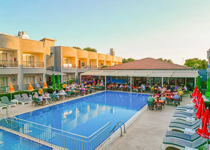Hotéis com piscina em Side