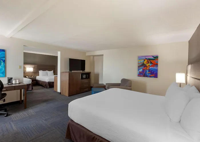 Best Western Plus Toronto Airport Hotel Mississauga