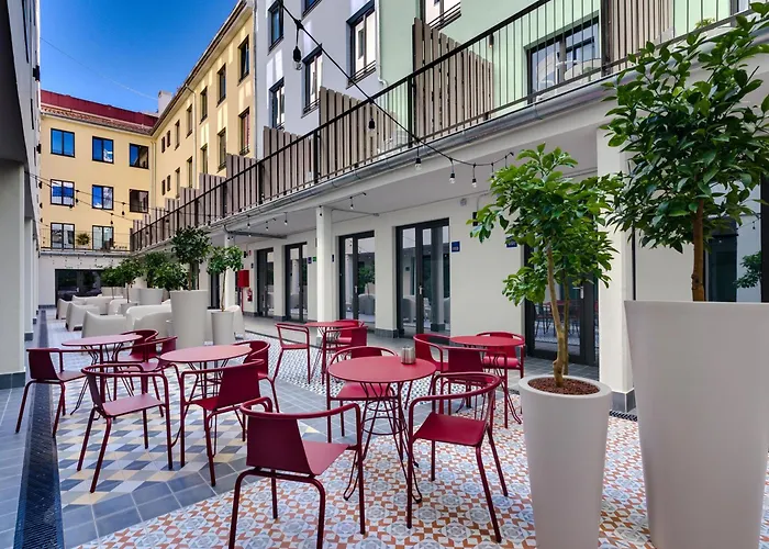 Livensa Living Studios - Valencia Viveros