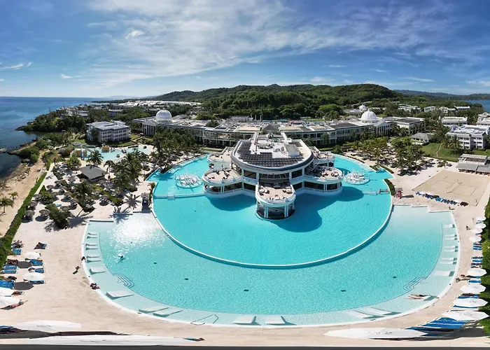 The Signature Level At Grand Palladium Lady Hamilton Resort & Spa Lucea