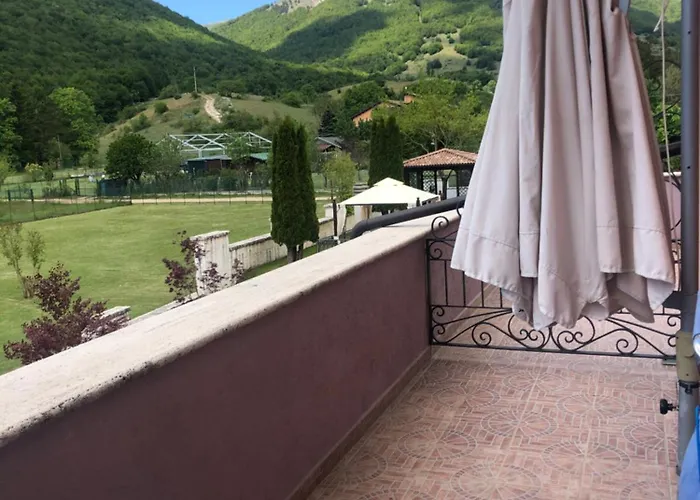 Hotel Bucaneve